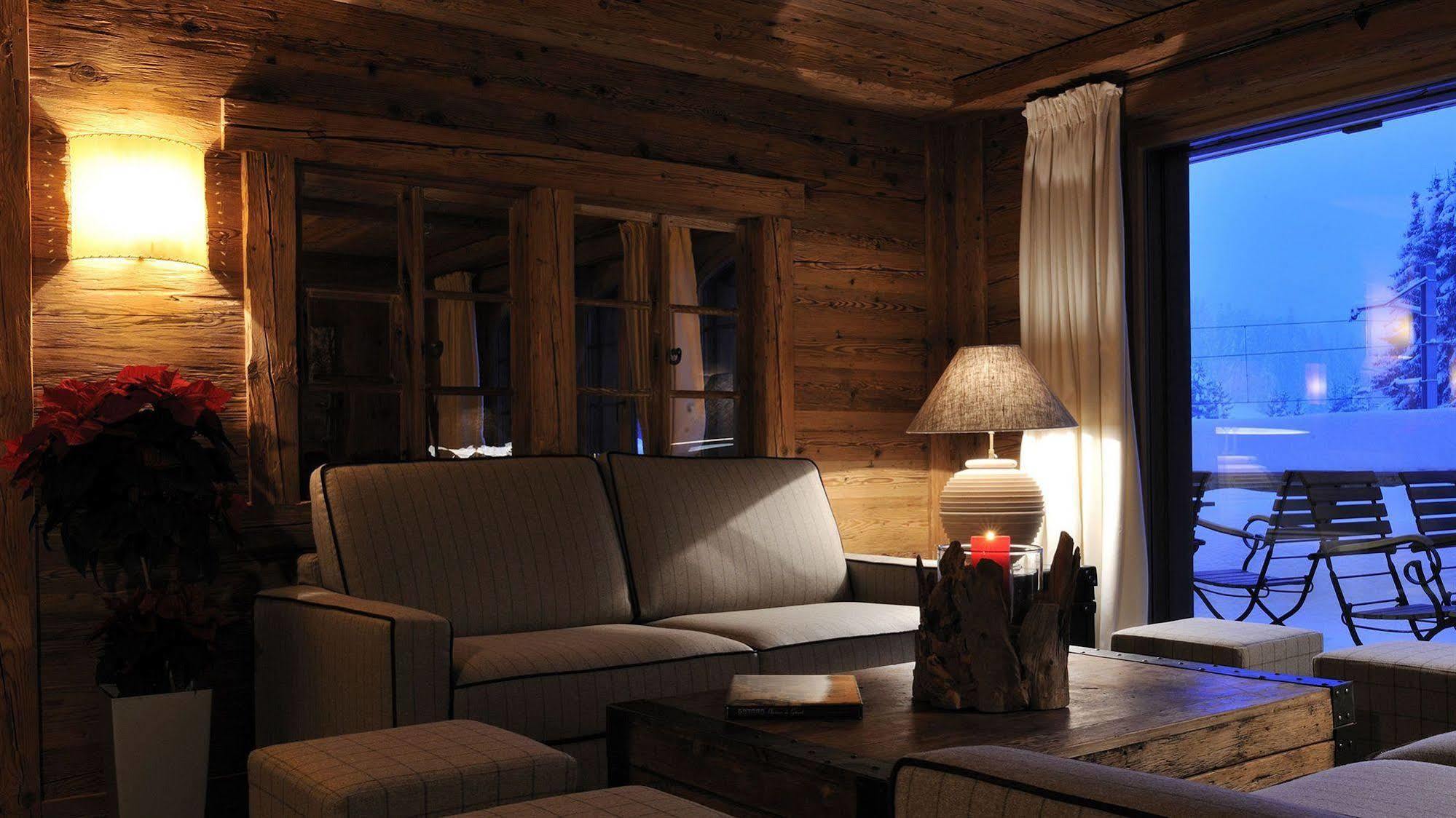 Hotel Des Alpes Superieur กืซตาด์ก ภายนอก รูปภาพ
